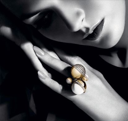 Two Sun and Moon Rings, 18ct yellow gold with white agate and 18ct yellow gold with diamonds