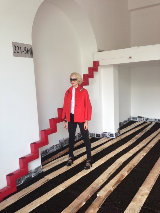 Walking 'Above Black Mud', Dmitri Gutov's installation in Ekaterina Foundation