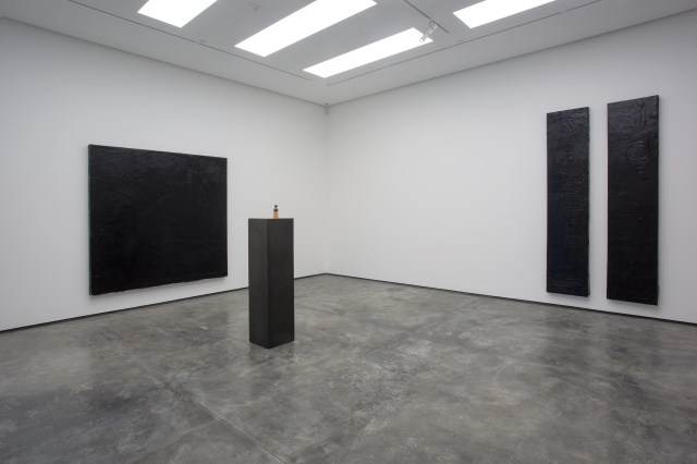 Theaster Gates, ‘My Back, My Wheel and My Will,’ White Cube Hong Kong, 13 September – 2 November 2013 © Theaster Gates. Photo: Vincent Tsang. Courtesy White Cube 