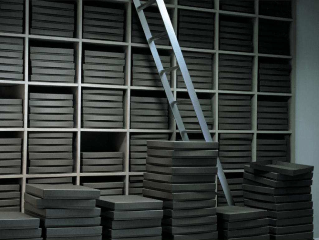 Archive, 1995. © Thomas Demand, VG Bild-Kunst, Bonn.